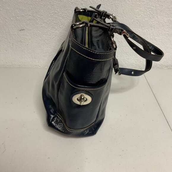 Coach pleated Gallery Tote black patent leather Shoulder Bag W/green Lining - Picture 6 of 15